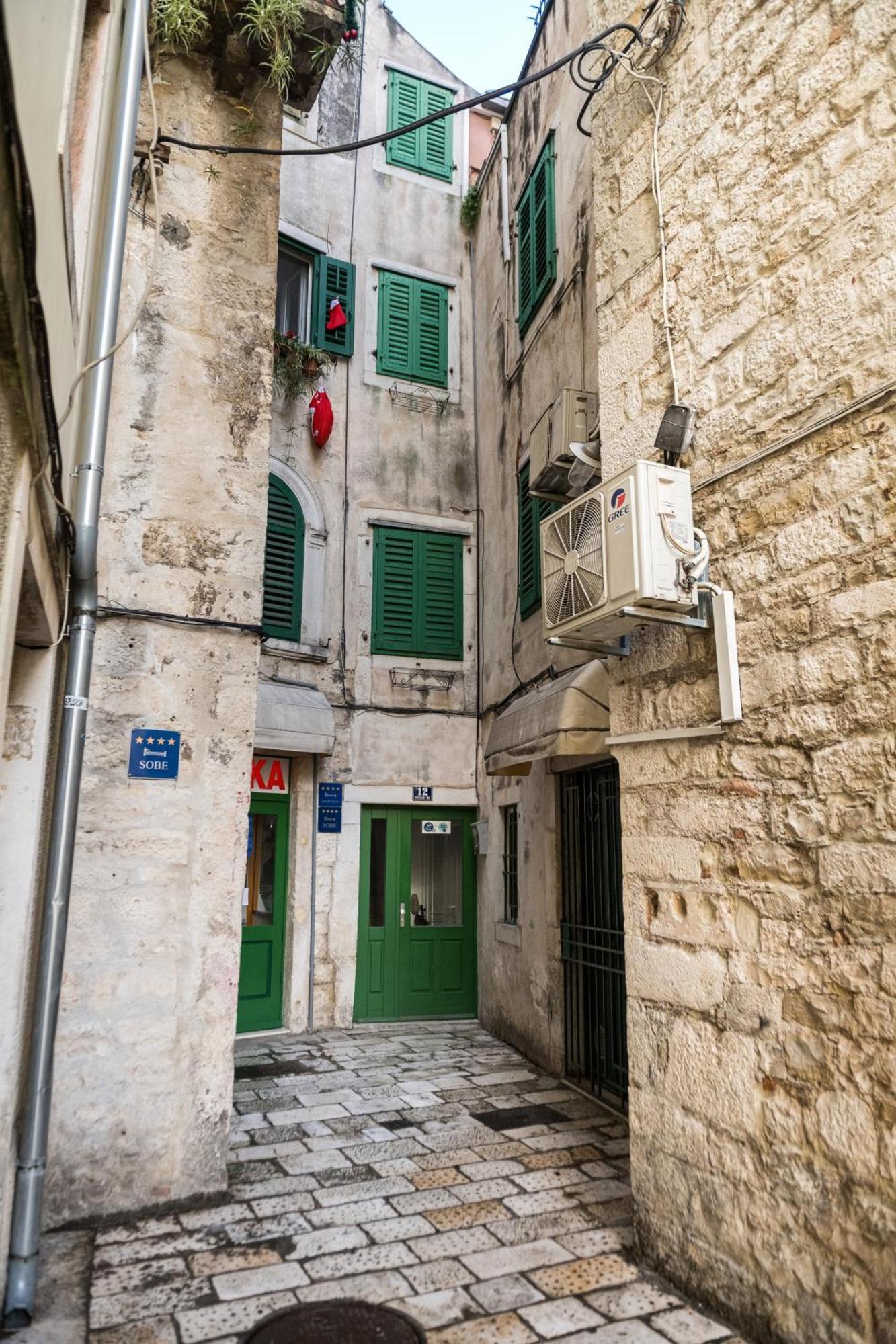 Split City Centre Room Exterior photo